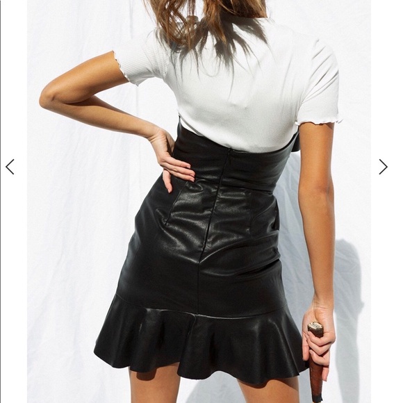 Dress - Picture 3 of 3